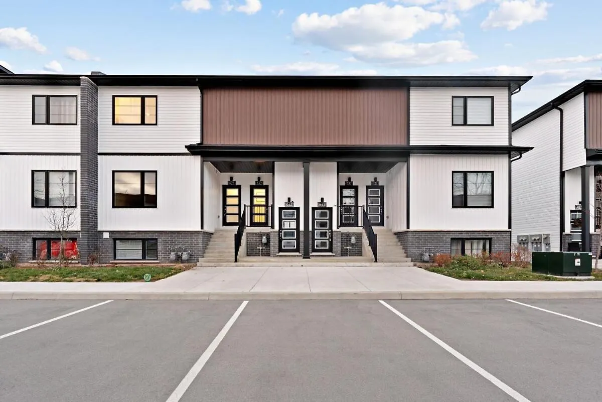 Elegant 2Br Suite With Parking, Only 7 Mins To Niagara Falls And Sleeps 4 Guests 0*,