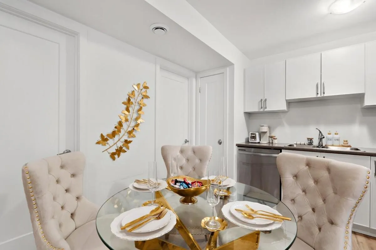 Elegant 2Br Suite With Parking, Only 7 Mins To Niagara Falls And Sleeps 4 Guests